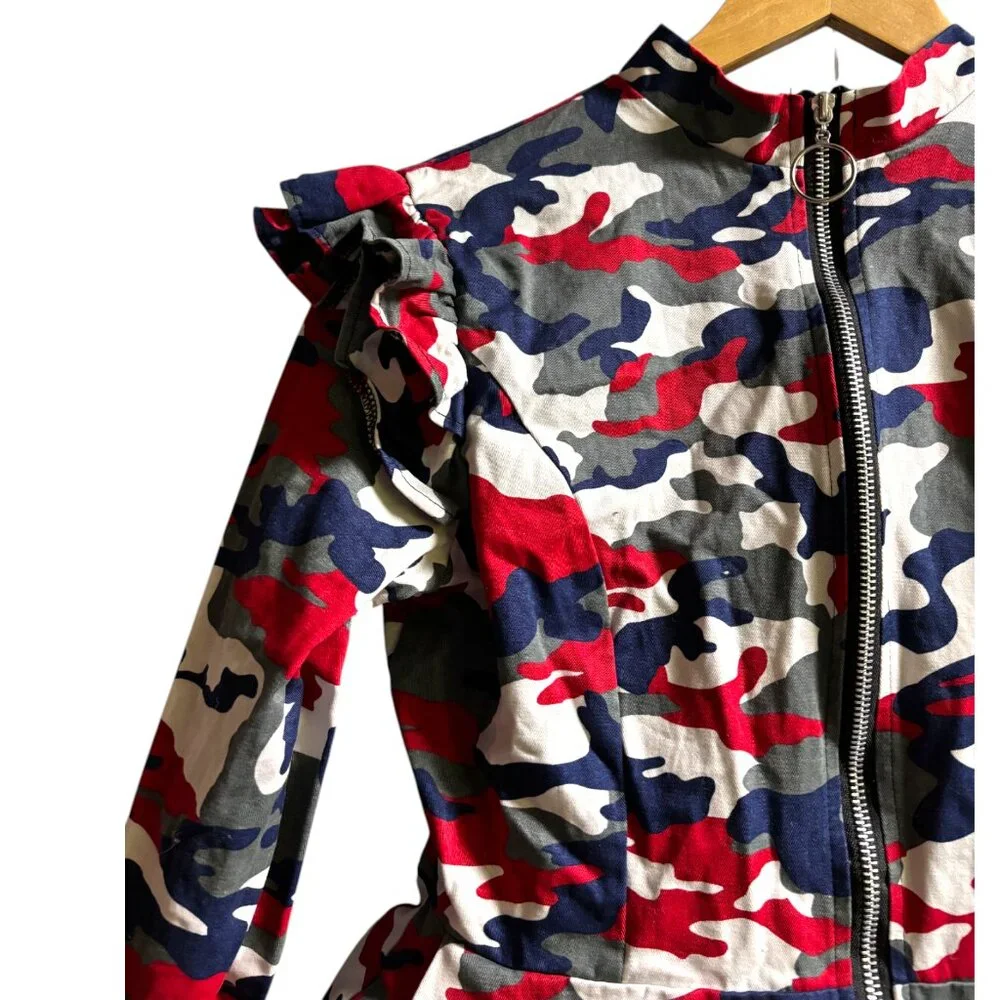 Camo Ruffle shoulders zip up‎ jacket girl's XL